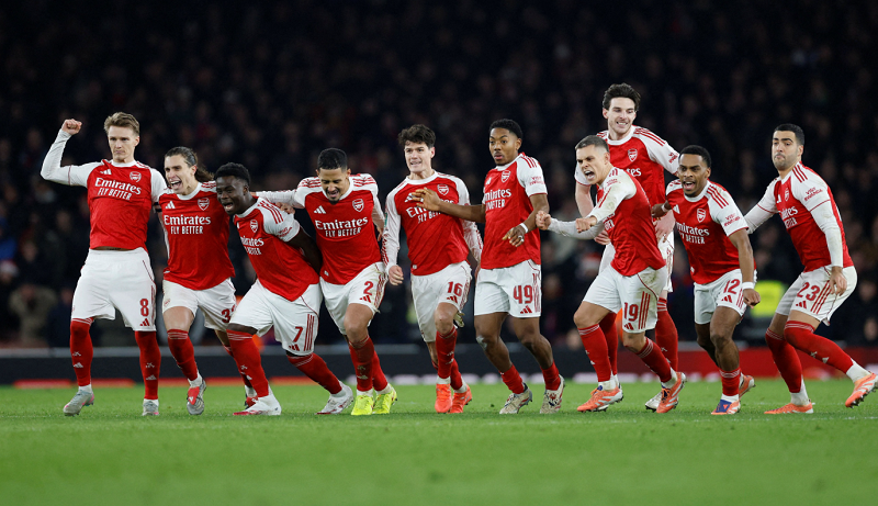 kich-tinh-nghet-tho-tai-emirates-arsenal-vuot-ai-palace-nho-ban-linh-tren-cham